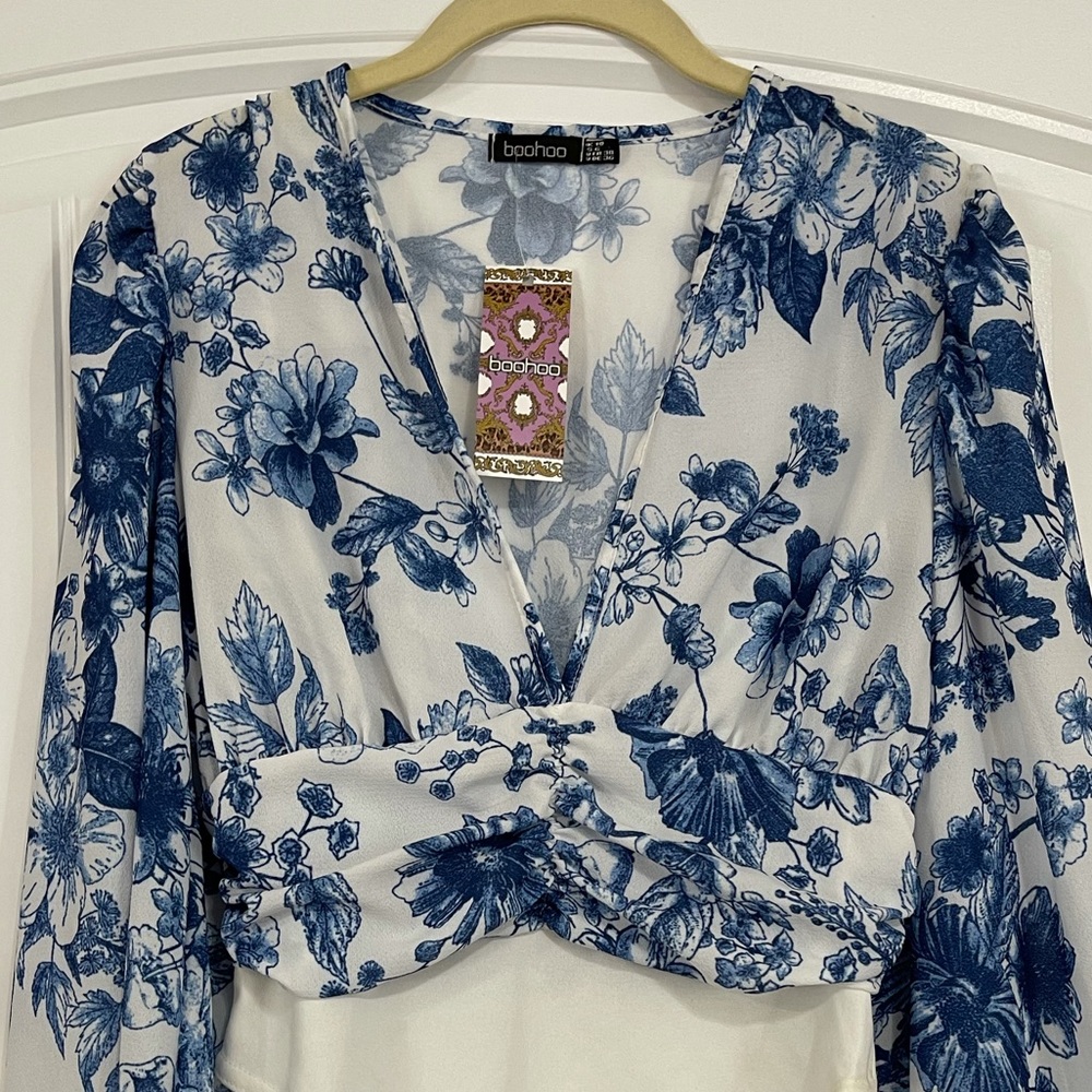 NWT Boohoo bodysuit - size US 6